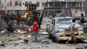 اليمن : من يحارب من؟