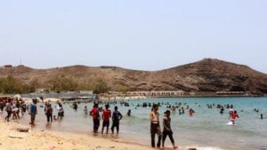ناشطة يمنية: حتى في شواطئ عدن نواجه مضايقات