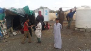 النازحون اليمنيون من جحيم الحرب إلى آلام الجوع والبرد