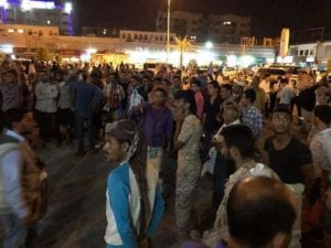 شاهد هذا ما يحصل فى ساحة العروض الآن بمدينة عدن "صور"