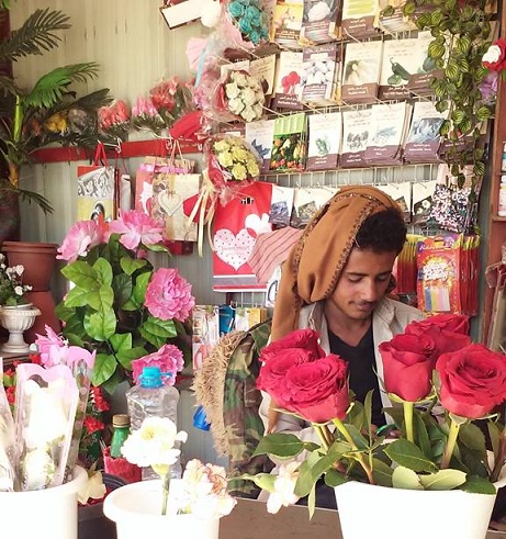 اليمنيون يحبون الورد والمشاقر- المشاهد 