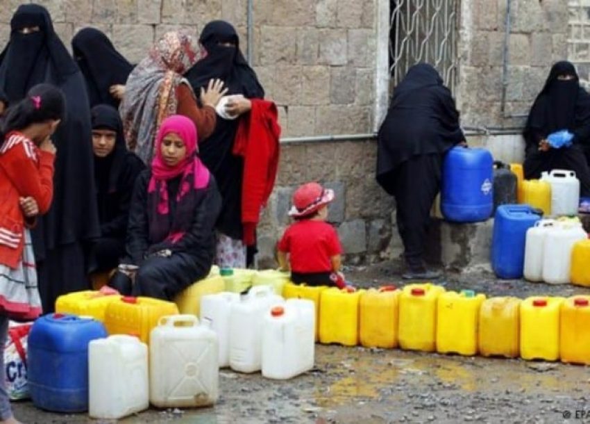 نساء يمنيات يقتحمن مجال الإغاثة لمواجهة الأزمة الانسانية