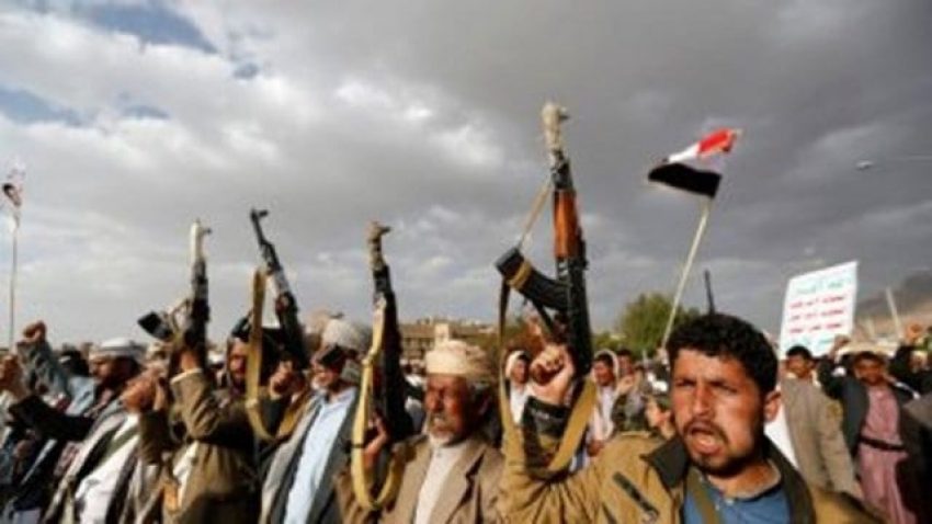 بوادر أزمة بين حلفاء صنعاء حول إجراءات لإعلان حالة الطوارئ ومعارك عنيفة قرب الحدود السعودية