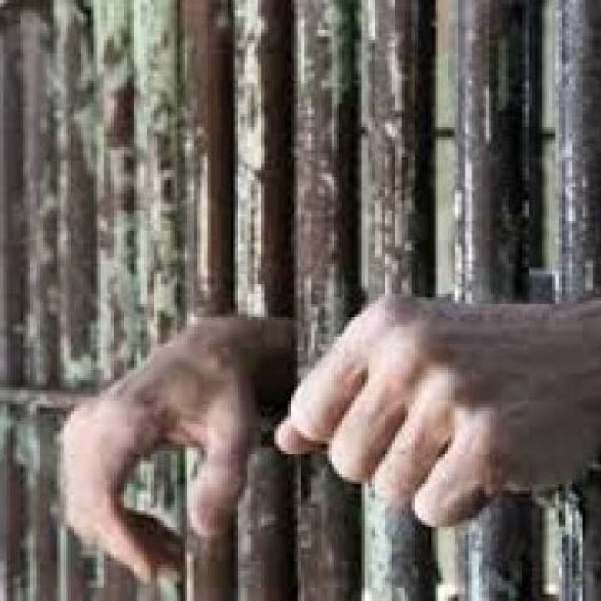 سلوي بن بريك:ما يجري في سجون بئر أحمد بعدن ظلم يجب عدم السكوت عليه .