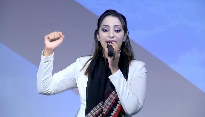 الفنانة والاعلامية اليمنية سهى المصري تتأهل فى المرحلة الأولى من برنامج ذا فويس