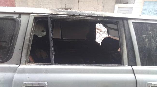 عدن :إحراق سيارة مسؤول في رئاسة الجمهورية