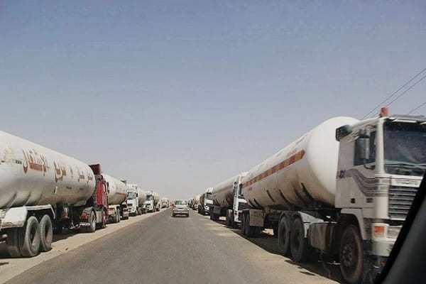 الحوثيون يحتجزون ناقلات للمشتقات النفطية في البيضاء
