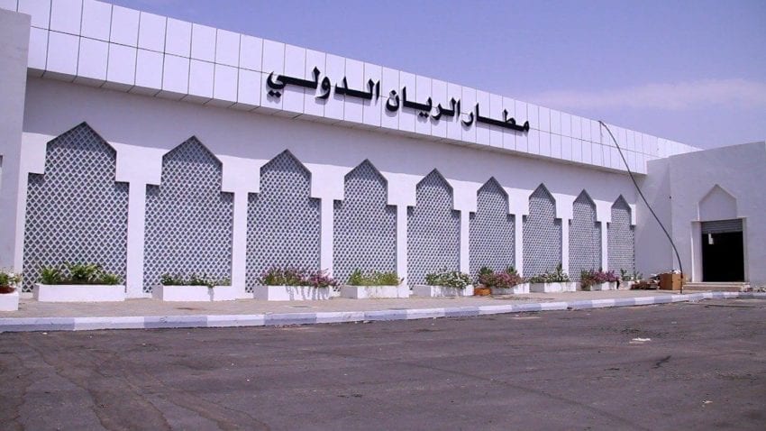 الرئيس هادي يوجه بسرعة افتتاح مطار الريان فى حضرموت