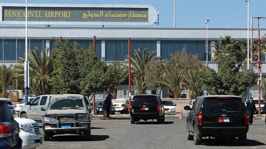 المرضى بانتظار أول رحلة عبر مطار صنعاء