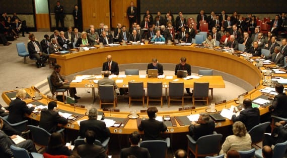 مجلس الأمن يطالب بتحقيق تقدم ملموس في جهود السلام في اليمن