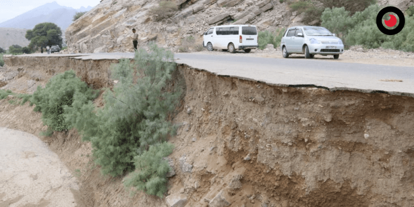سائقون يشتكون إهمال إصلاح طريق باتيس في محافظة أبين