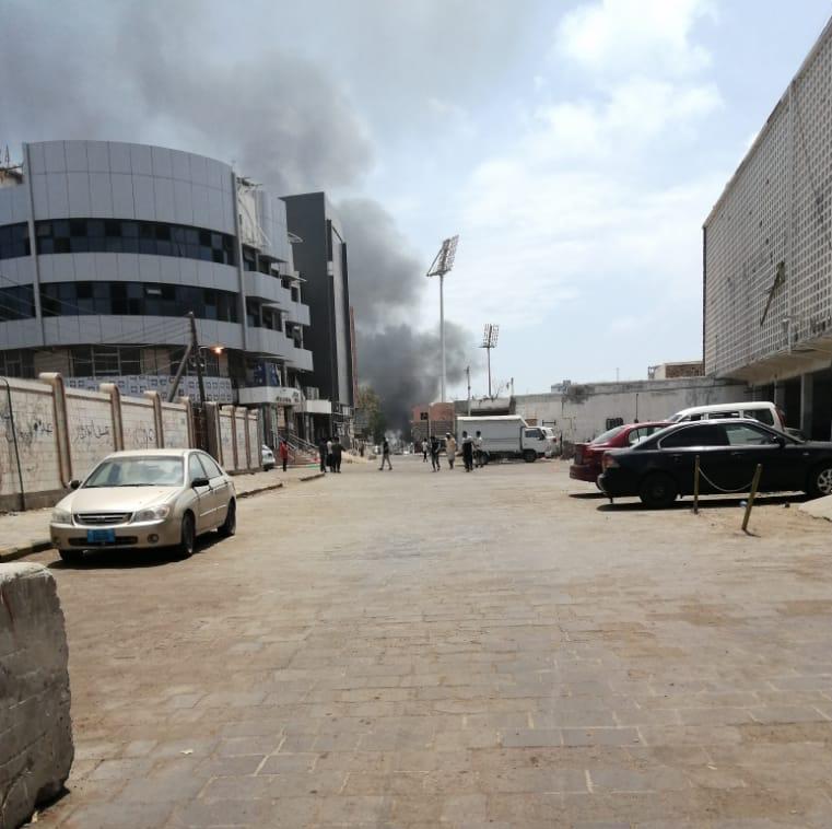 عدن: اشتباكات مسلحة بين أفراد من القوات الخاصة وحراسة البنك المركزي