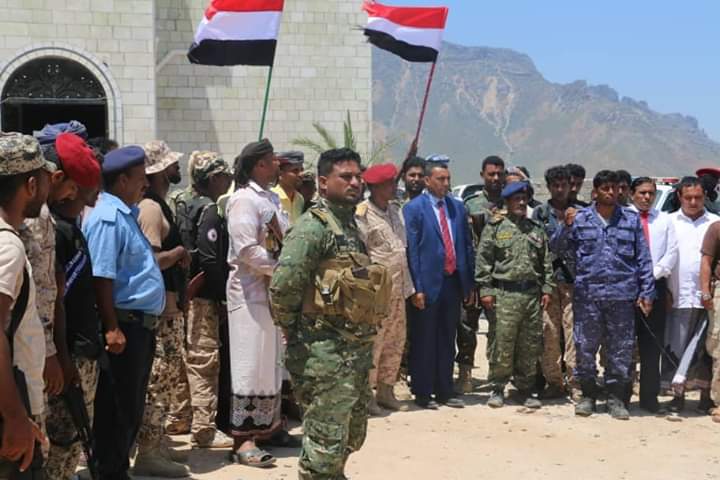 محافظ سقطرى يزور معسكر القوات الخاصة عقب السيطرة عليه