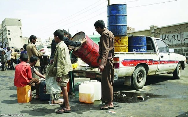 أزمة البترول تتسبب في غلاء أسعار المواد الغذائية في «صنعاء»