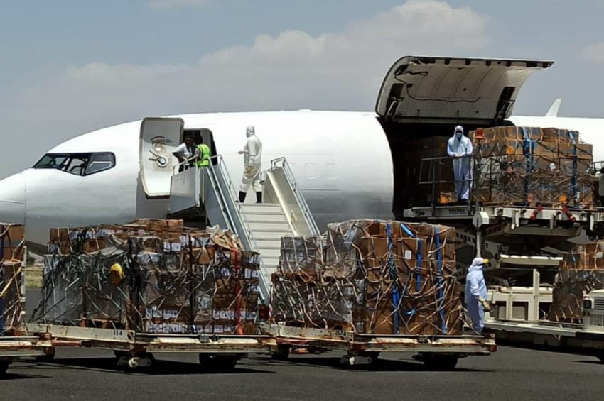 طائرة تابعة للصليب الأحمر تصل مطار صنعاء
