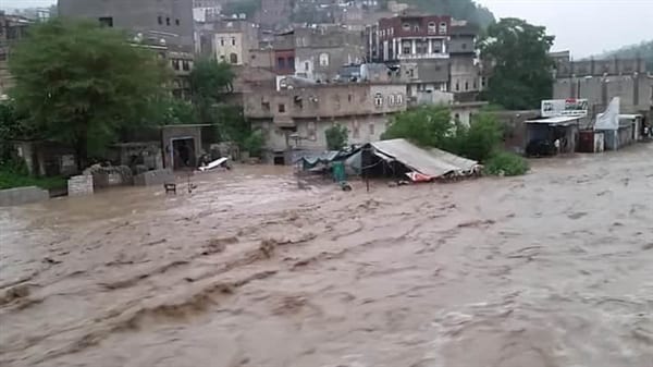 وفاة شخص وتضرر منازل بسبب السيول في إب
