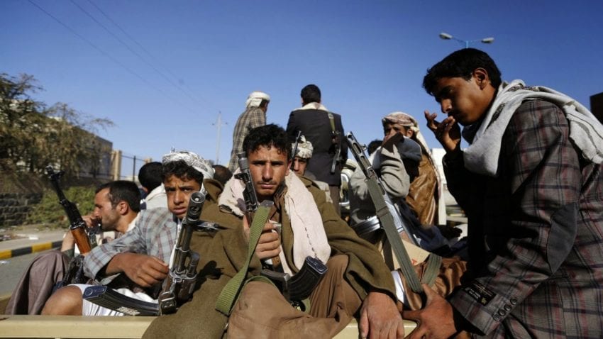 جماعة الحوثي تحشد عسكريا على الحدود السعودية