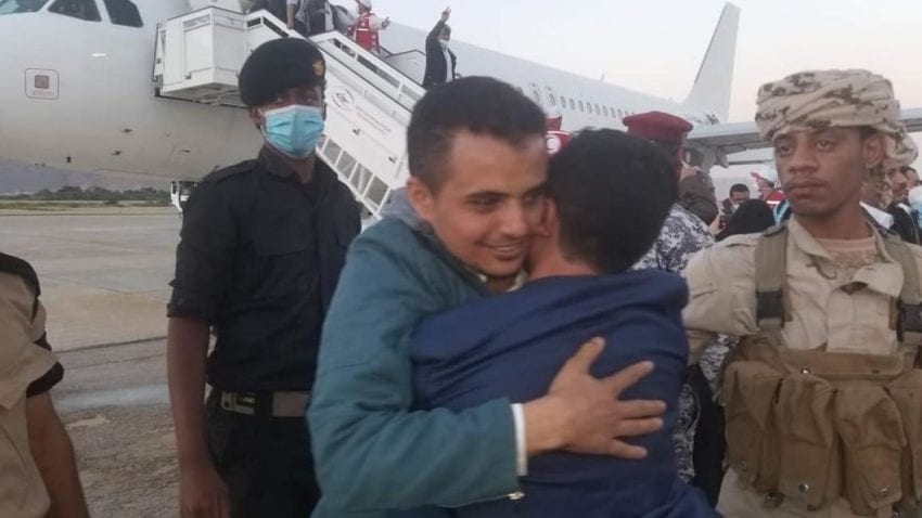 الصحفي الشهاب: يسرد تفاصيل لحظات الإفراج عنه من سجون جماعة الحوثي