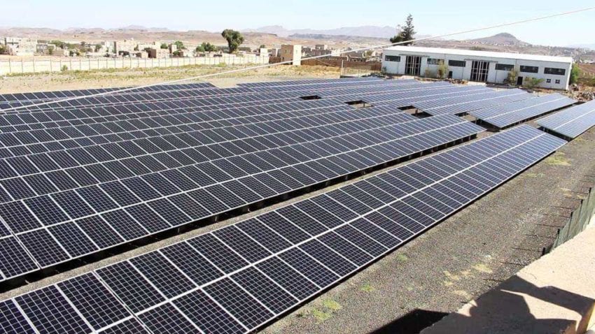 افتتاح أكبر مشروع ضخ المياه بالطاقة الشمسية في اليمن