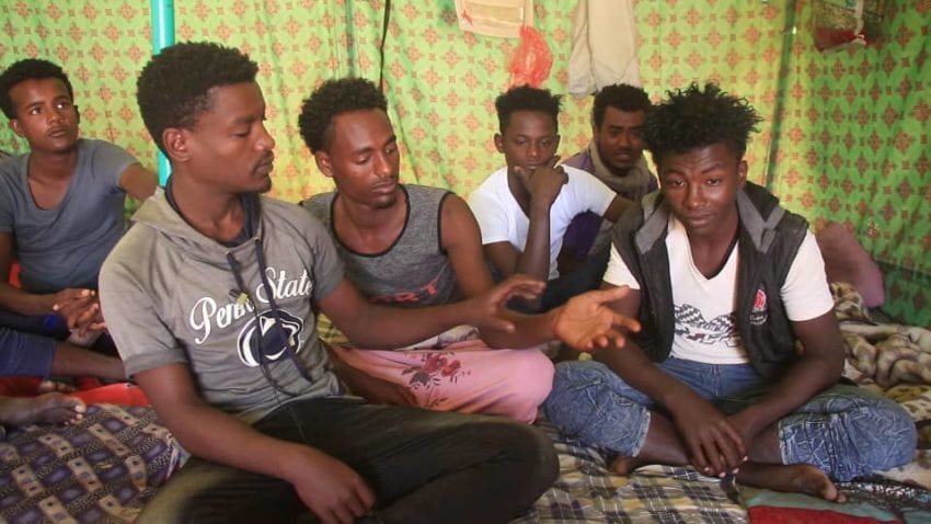 مهاجرون أفارقة... حُلم الوصول إلى السعودية ينتهي في سجون الحوثيين