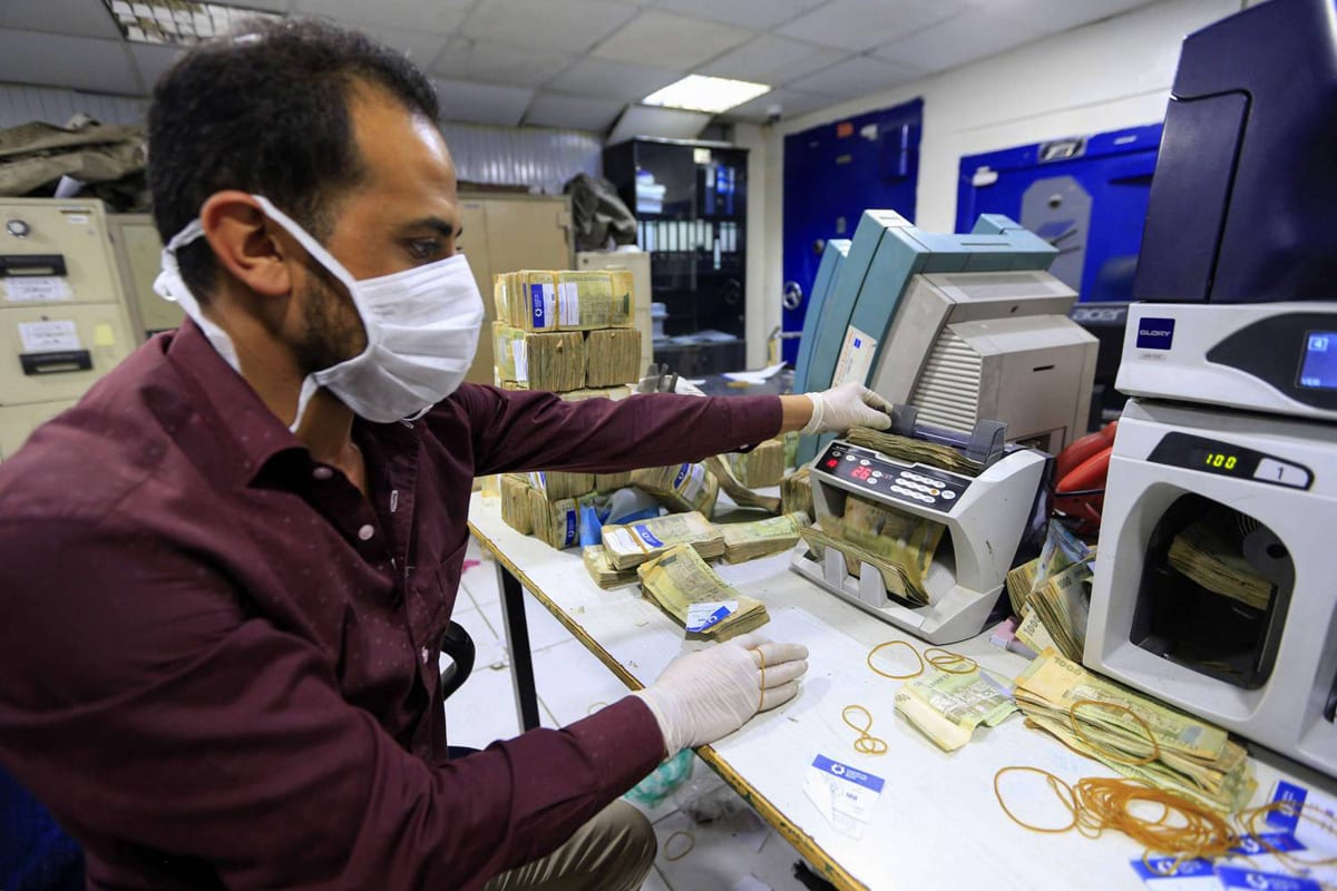  صرافو عدن: آليات جديدة لتعزيز العملة المحلية 