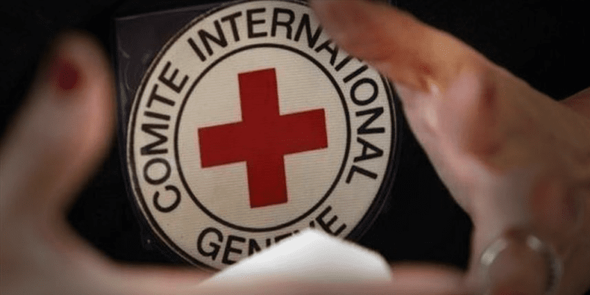 الصليب الأحمر يوضح سبب قلقه بشأن تصنيف الحوثيين جماعة إرهابية