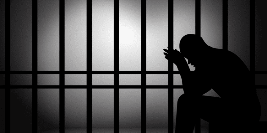 رابطة حقوقية تطالب بإنقاذ 127 معتقلًا مريضًا