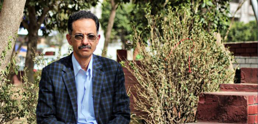 اختيار الروائي اليمني علي المقري لعضوية جائزة «البوكر»
