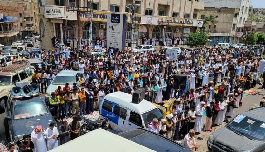 استمرار المظاهرات الاحتجاجية في تعز