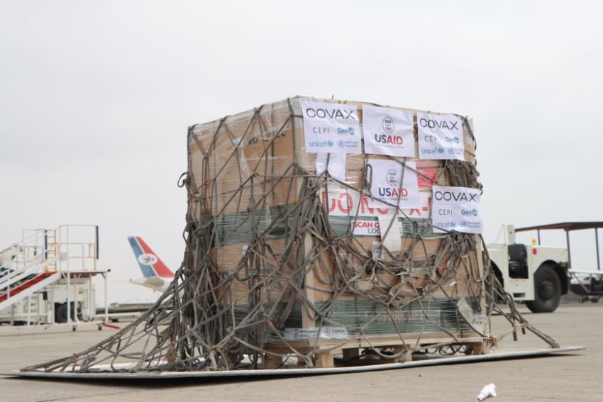 وصول لقاح كوفيد -19 من جونسون إلى اليمن