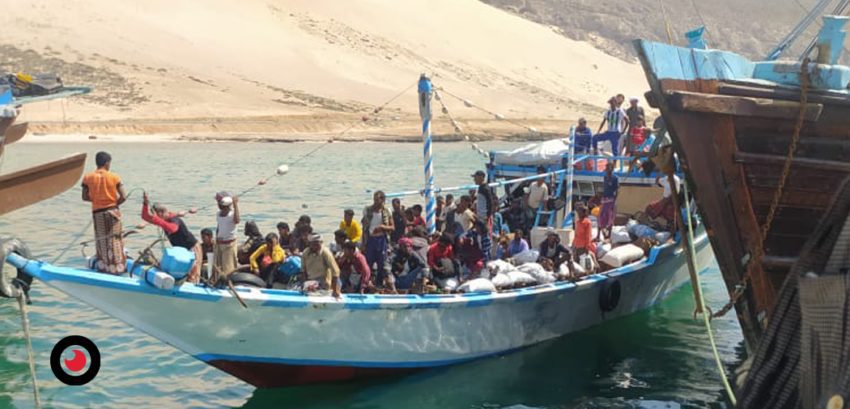 القوارب الخشبية ... سكان سقطرى في مهب مخاطر الغرق