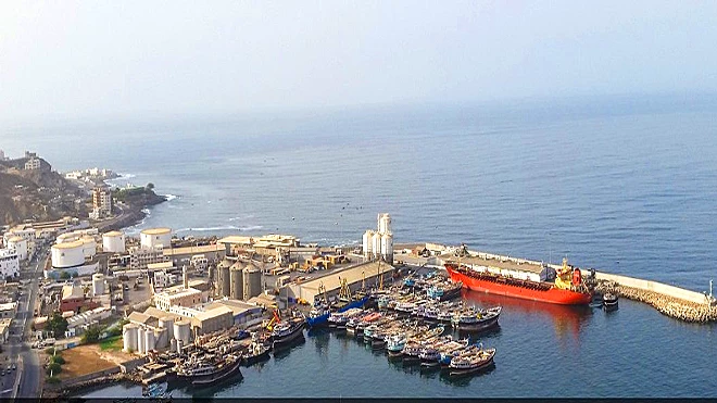 تأثيرات إيقاف تصدير النفط على «الاقتصاد اليمني»