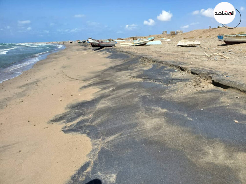 "حطام متروك".. تحقيق يكشف تلوثًا نفطيًا في سواحل اليمن