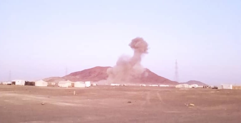 قصف صاروخي يستهدف مخيمات النازحين بمأرب