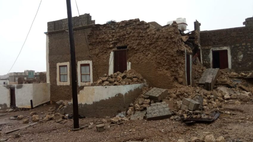 إعلان مناطق منكوبة بالمهرة نتيجة إعصار «تيج»