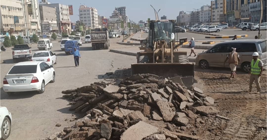 إعادة صيانة «طريق حيوي» في عدن
