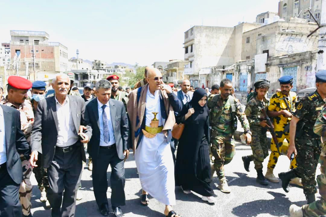 محافظ تعز يوجه دعوة للحوثيين بفك الحصار عن تعز