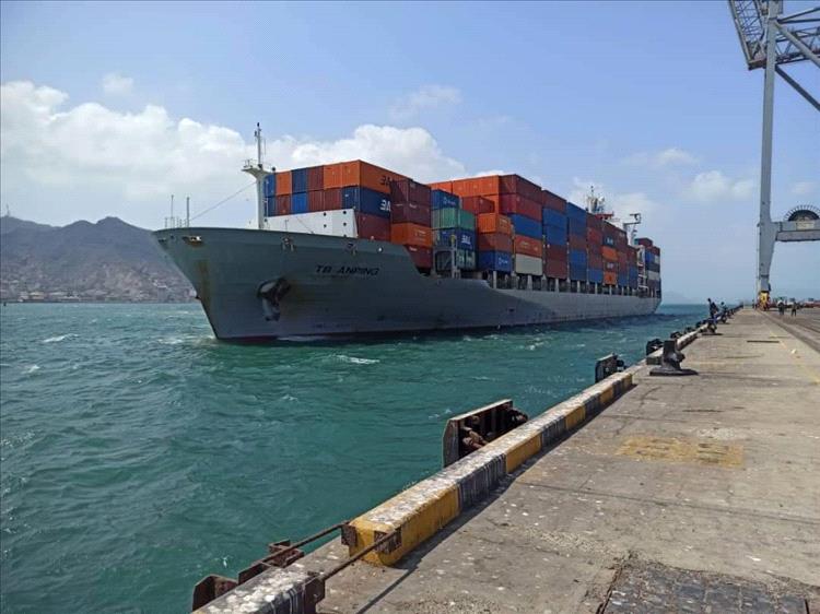 السفن الصينية والروسية تتجه إلى ميناء عدن