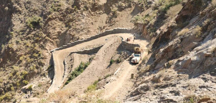 لحج: شق طريق جبلي لربط القرى النائية