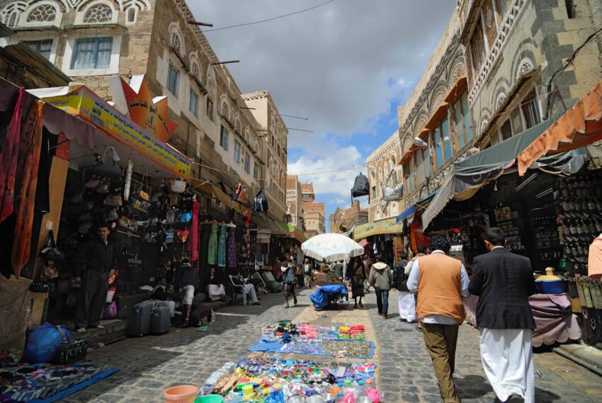 الاقتصاد في مناطق الحوثي.. «ركود وابتزاز»