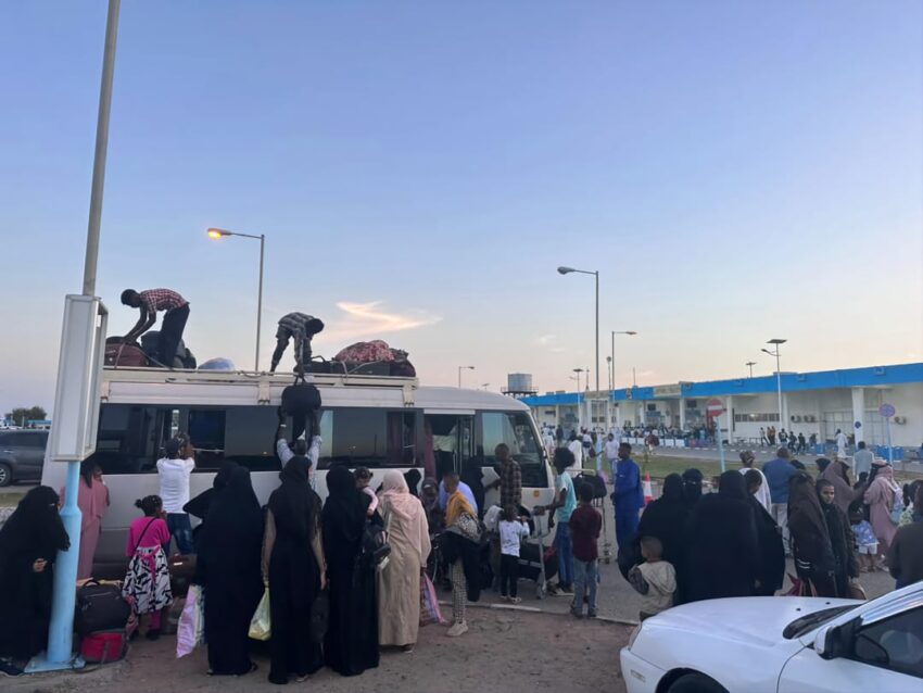 عدن: وصول آخر اليمنيين العالقين في السودان