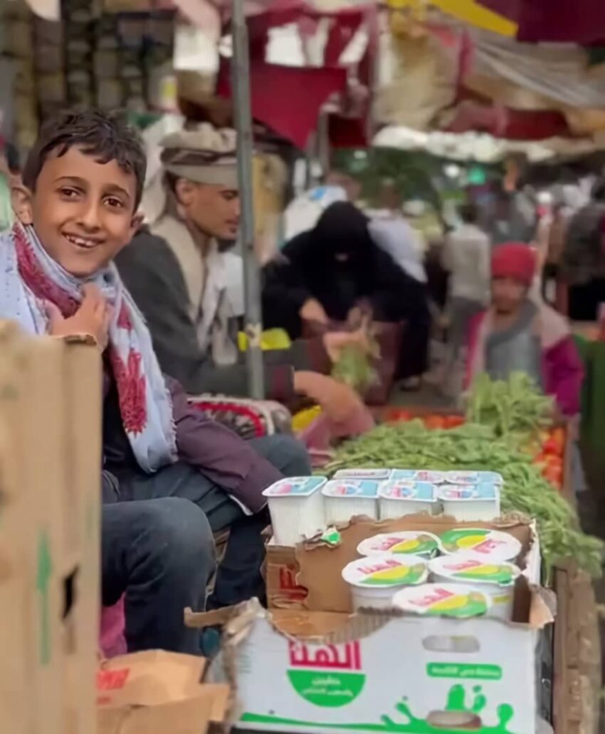 «طفل الزبادي» يُلهب منصات التواصل اليمنية